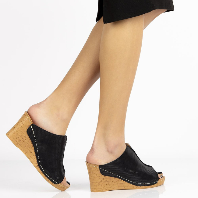 Leather flip-flops Filippo DK786/20 BK black