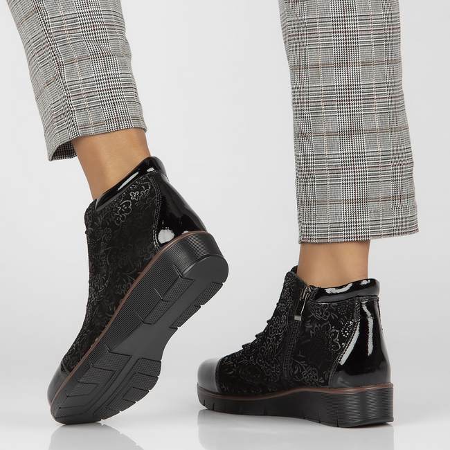 Skórzane botki na koturnie Filippo DBT3179/22 BK czarne