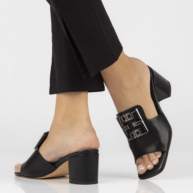 Leather flip-flops Filippo DK3731/22 BK black