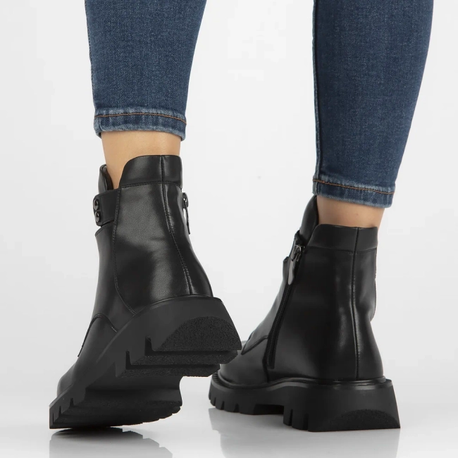 Leather ankle boots Filippo DBT6593/24 BK black