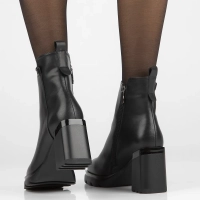 Leather ankle boots Filippo DBT6584/24 BK black