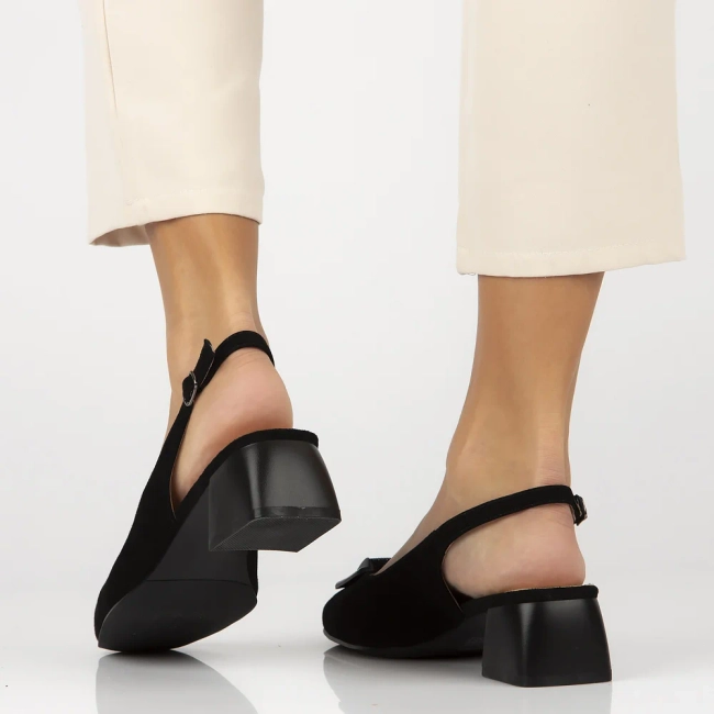 Leather pumps Filippo DP6945/25 BK SU black