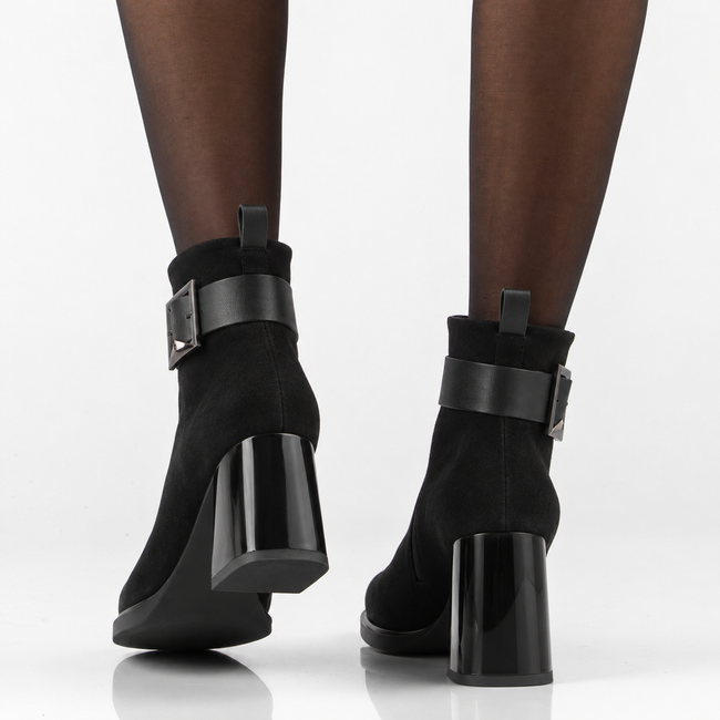 Leather heeled ankle boots Filippo DBT8014/26 BK SU black