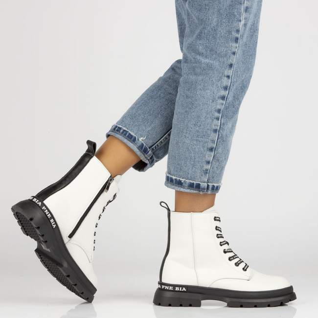 Leather ankle boots Filippo DBT3974/22 WH white