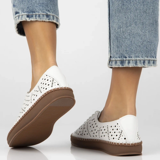 Leather shoes Filippo DP6830/25 WH white