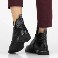 Leather ankle boots Filippo DBT7246/25 BK black