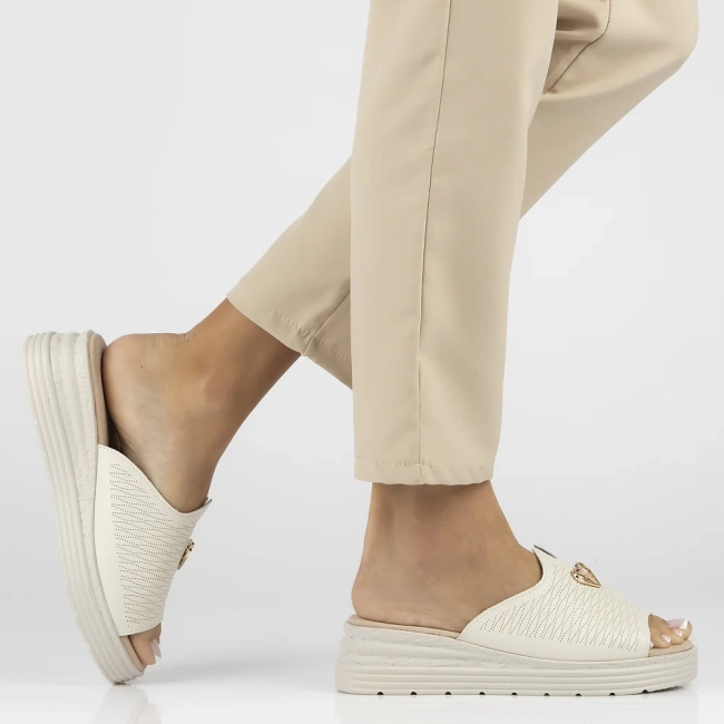 Leather flip-flops Filippo DK6710/25 BE beige