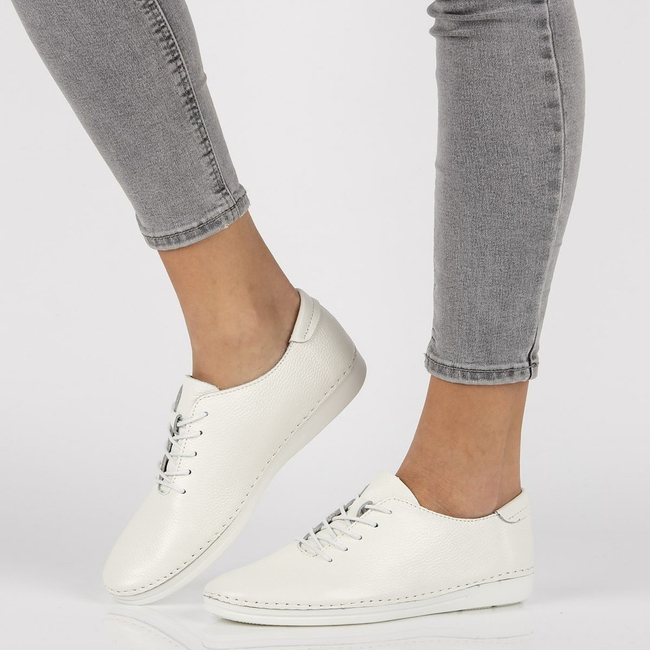 Leather shoes Filippo DP2133/21 WH white