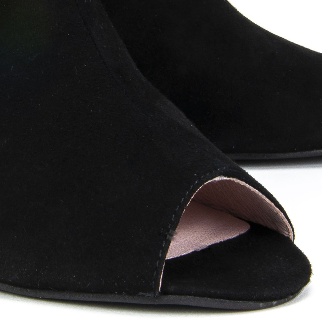 Botki Eksbut 68-4785-136-1G Czarny Welur