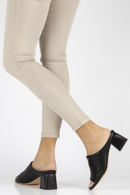 Leather flip-flops Filippo DK3728/22 BK black