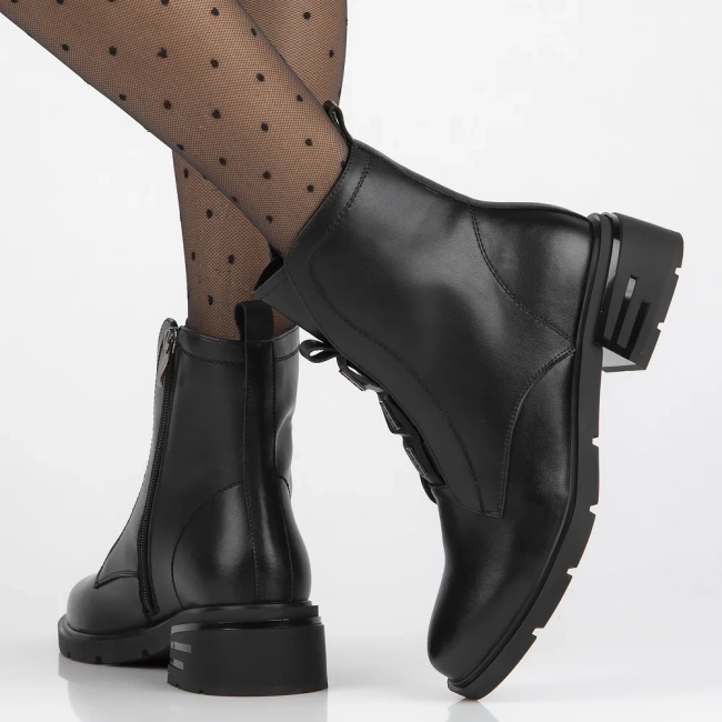 Leather ankle boots Filippo DBT6326/24 BK black