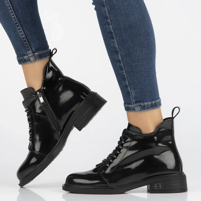 Leather ankle boots Filippo DBT6318/25 BK black