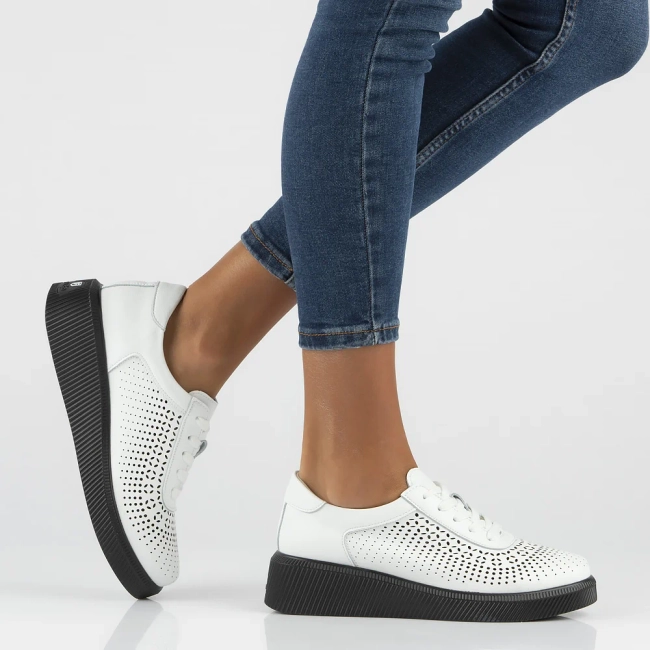 Skórzane półbuty na platformie Filippo DP6213/24 WH białe