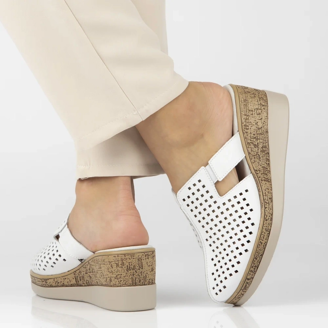 Leather slippers Filippo DK6818/25 WH white