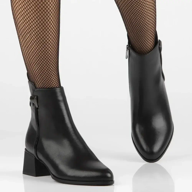 Leather ankle boots Filippo DBT6594/24 BK black