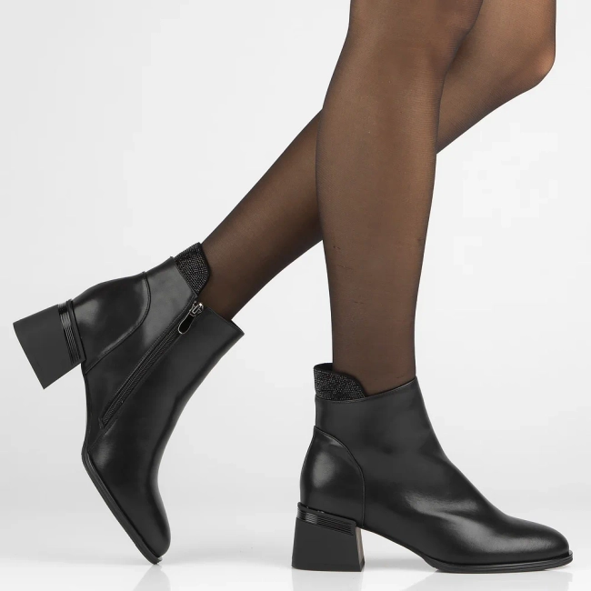 Skórzane botki na obcasie Filippo DBT6589/24 BK czarne