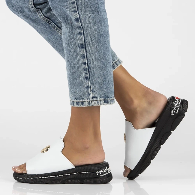 Skórzane klapki Filippo DK3872/24 WH białe