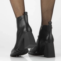 Leather ankle boots Filippo DBT6411/24 BK black