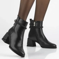 Leather ankle boots Filippo DBT6575/24 BK black