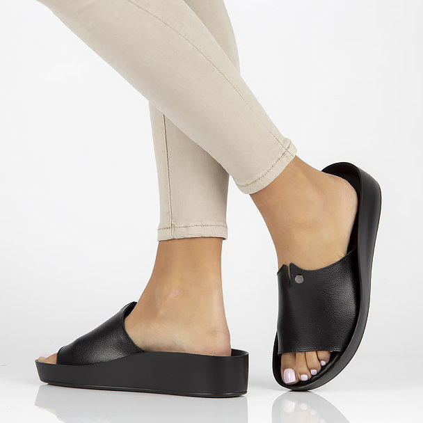 Leather flip-flops Filippo DK2059/22 BK black