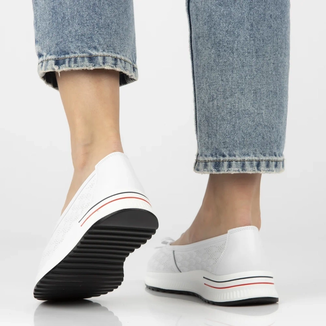 Leather shoes Filippo DP6718/25 WH white