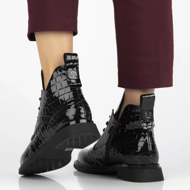 Leather ankle boots Filippo DBT7239/25 BK black