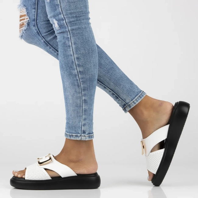 Leather flip-flops Filippo DK7025/25 WH white