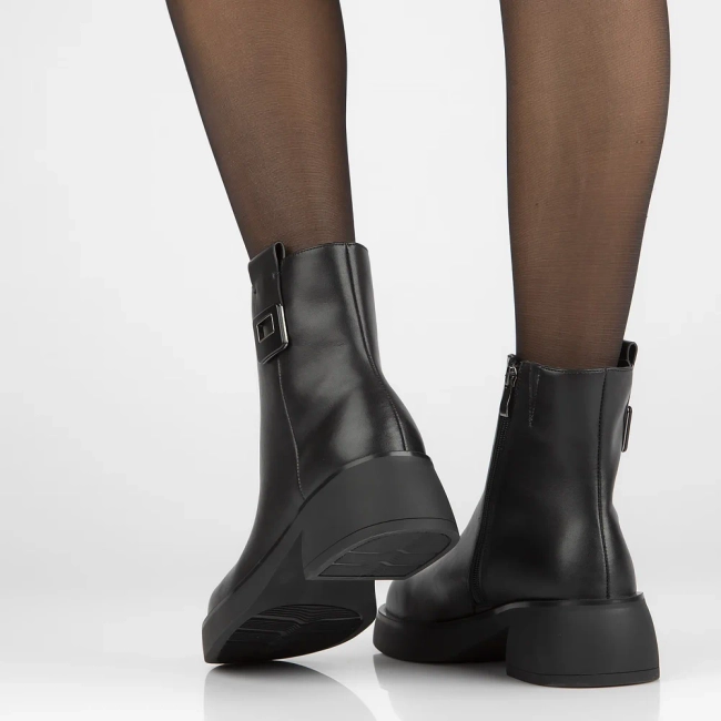 Leather ankle boots Filippo DBT6551/24 BK black