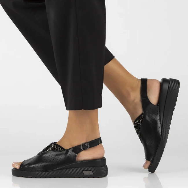 Skórzane sandały na platformie Filippo DS6145/24 BK czarne