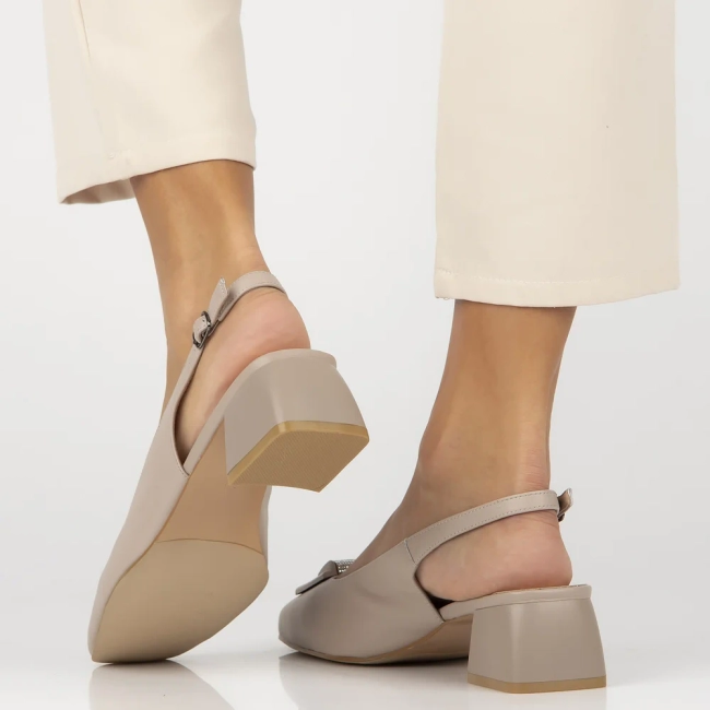 Skórzane czółenka Filippo DP6945/25 BE beżowe