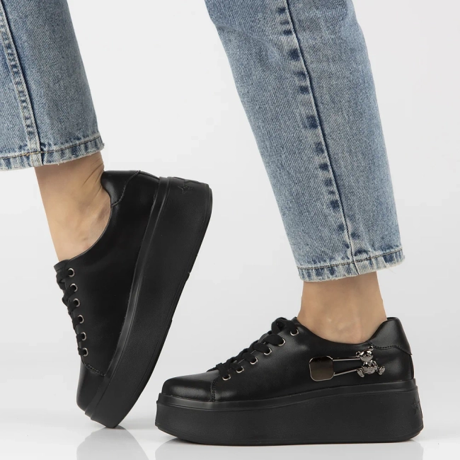 Skórzane sneakersy Filippo DP6423/25 BK czarne