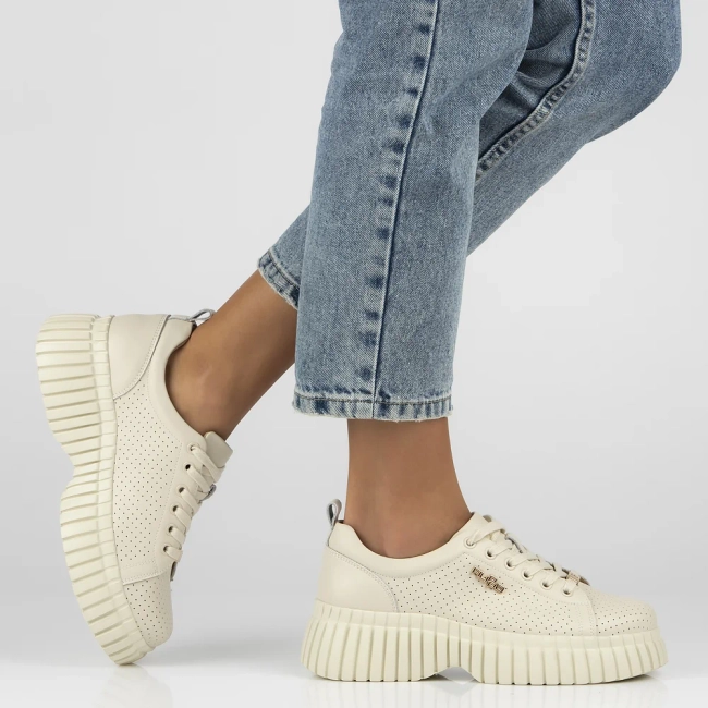 Leather sneakers Filippo DP6779/25 BE beige