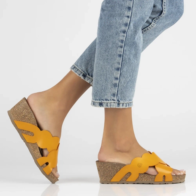 Skórzane klapki Yokono CADIZ-300 VAQ MANGO pomarańczowe