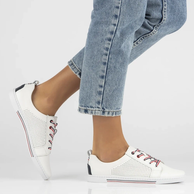 Leather shoes Filippo DP008/24 WH white