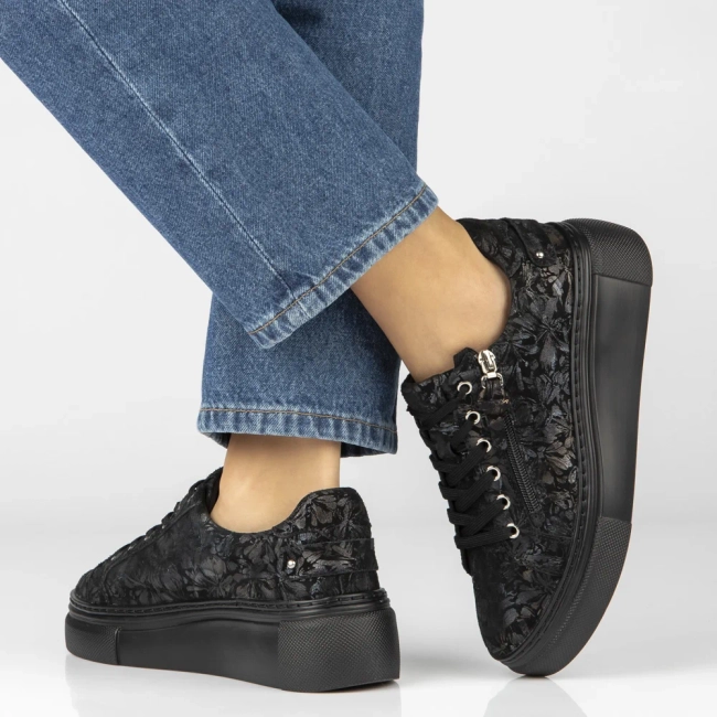 Skórzane sneakersy Filippo DP7653/26 BK FL czarne