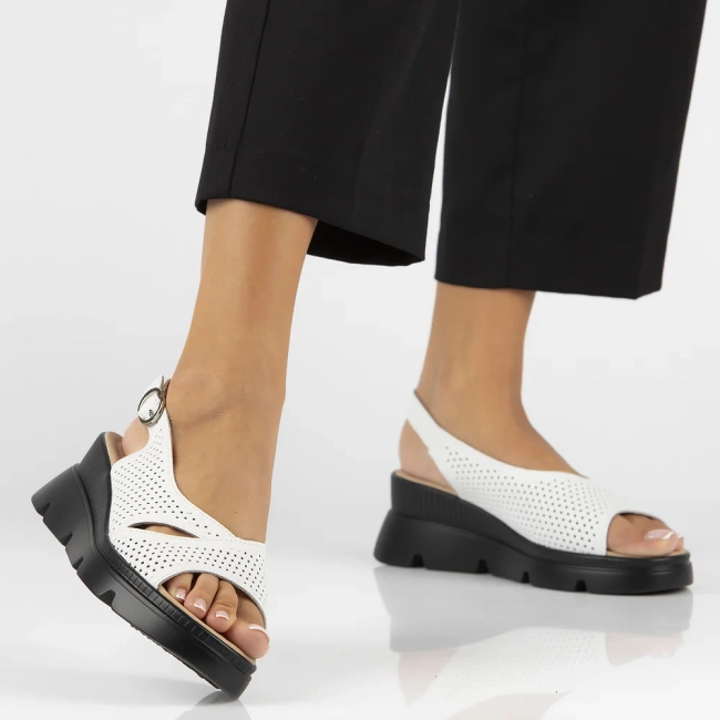 Leather sandals Filippo DS6051/24 WH white