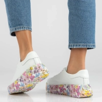 Skórzane sneakersy Filippo DP7507/26 WH MLT białe