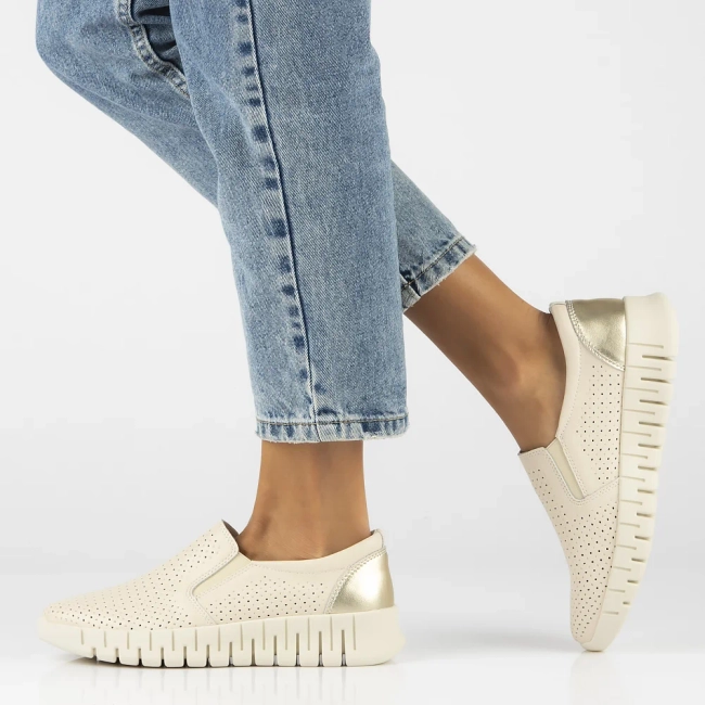 Skórzane półbuty na platformie Filippo DP6081/24 BE beżowe