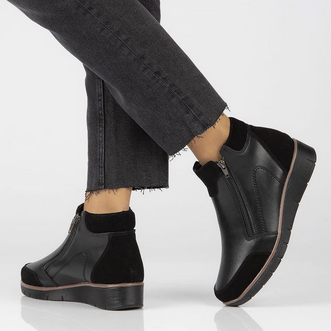 Skórzane botki na koturnie Filippo DBT3950/26 BK czarne