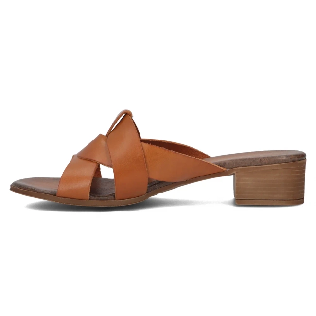 Leather flip-flops Filippo 40236 brown