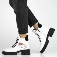 Skórzane botki na obcasie Filippo DBT7147/25 WH białe