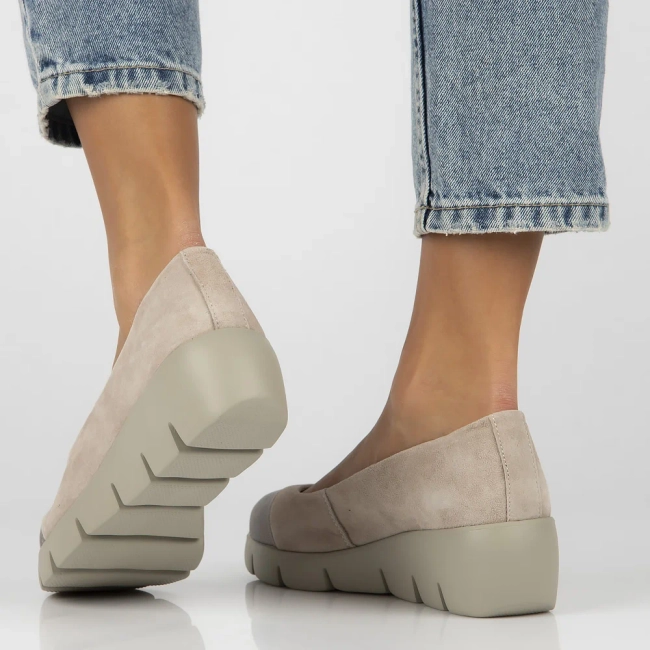 Skórzane półbuty na platformie Filippo DP6758/25 BE beżowe