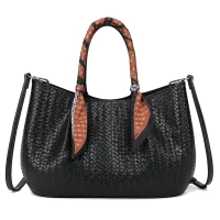 Black handbag Halsey