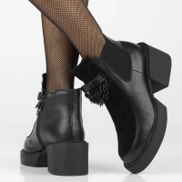 Leather ankle boots Filippo DBT6372/24 BK black