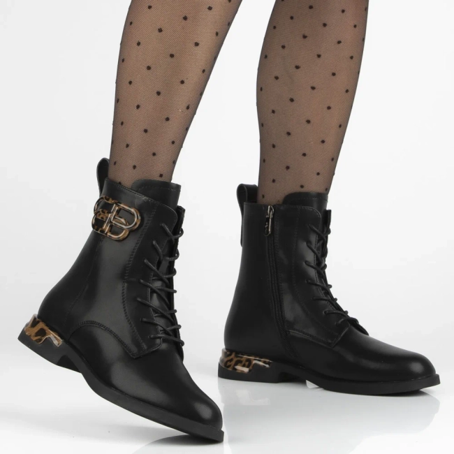 Leather ankle boots Filippo DBT7206/25 BK black