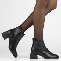 Leather ankle boots Filippo DBT6589/24 BK black