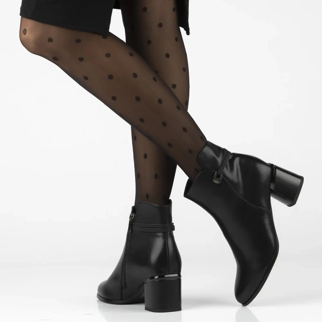 Leather ankle boots Filippo DBT7377/25 BK black