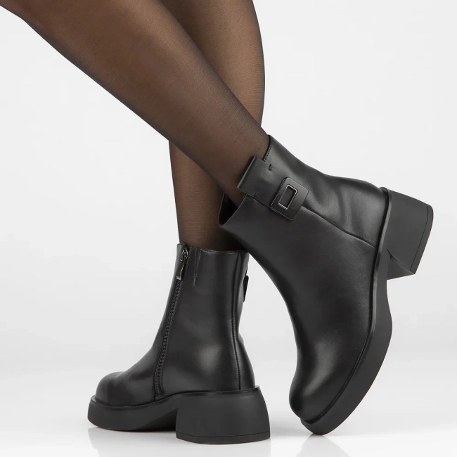 Leather ankle boots Filippo DBT6551/24 BK black