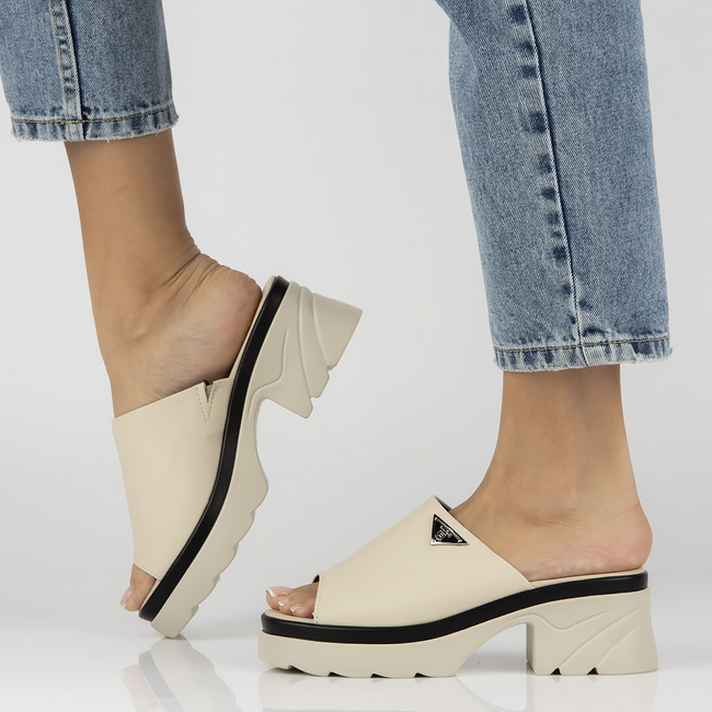 Leather flip-flops Filippo DK4616/23 BE beige