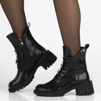 Leather ankle boots Filippo DBT7132/25 BK black